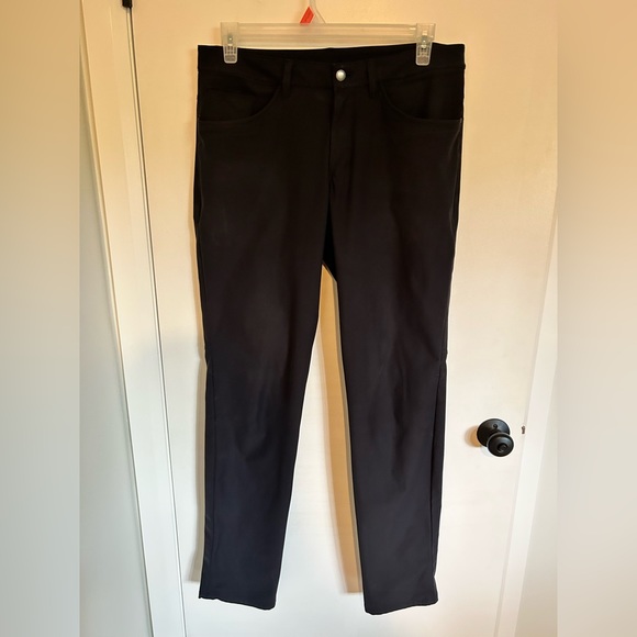 SOLD Mens Lululemon ABC pant 37” - Picture 2 of 6